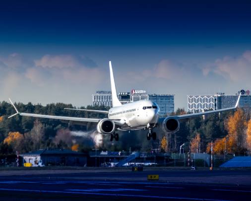 Boeing B737-8 9H-TAU