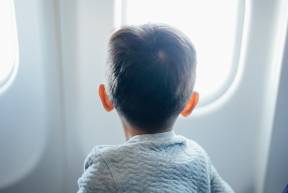 Five tips for parents for getting ready for a flight together with children